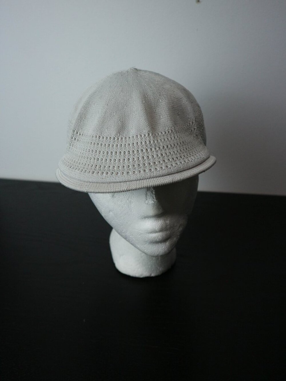 Kangol 0290BCHW Tropic Ventair Ivy Flat Cap White Grey